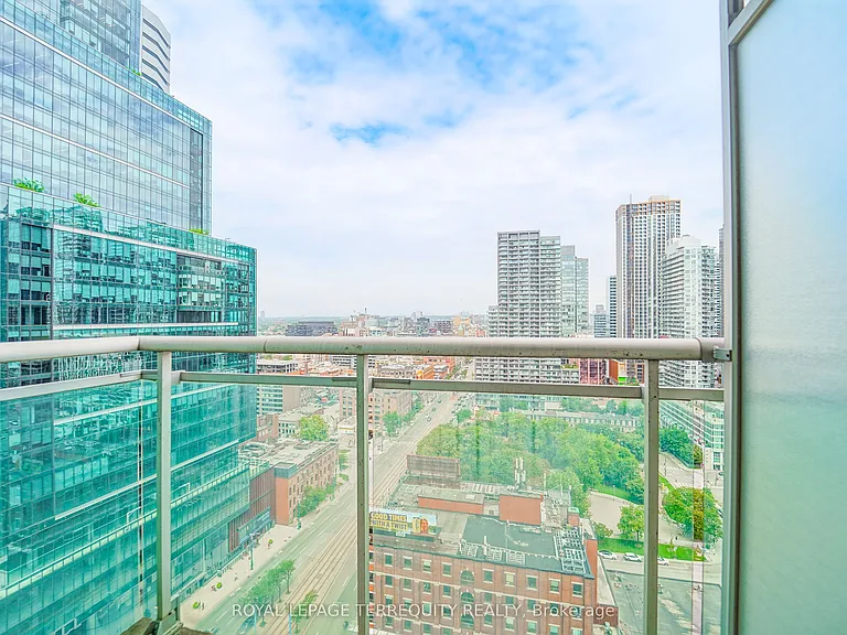 397 Front St W #2907 — Photo 13