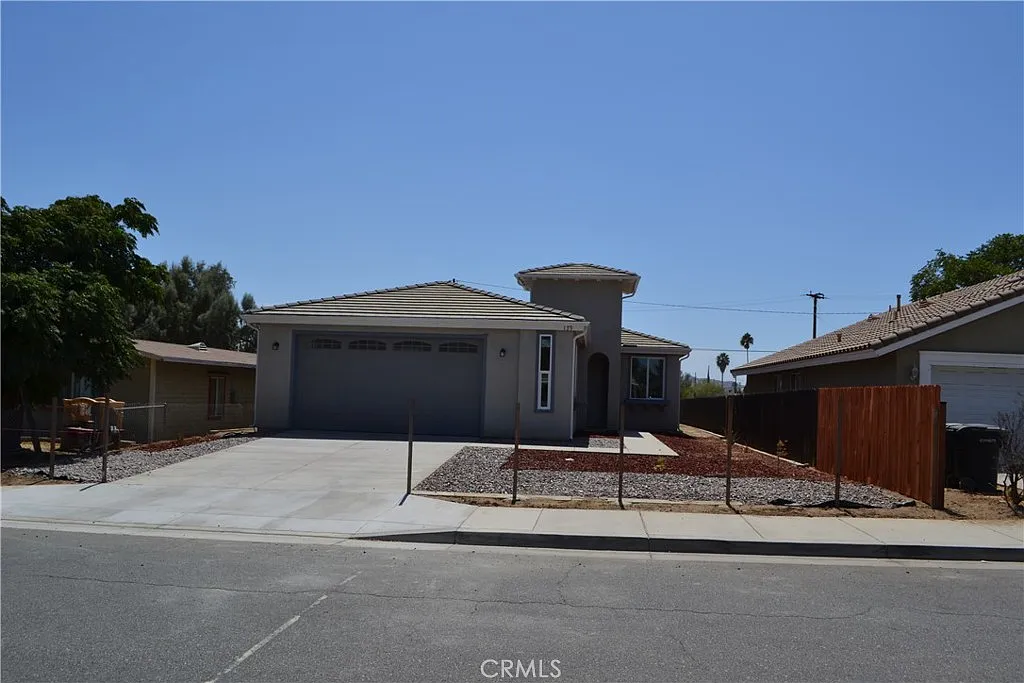4 bed, 1807 sqft, $3,800 — Photo 1