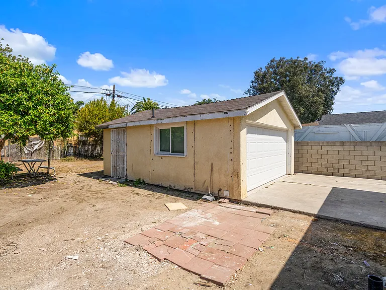 2521 W Stanford St — Photo 31