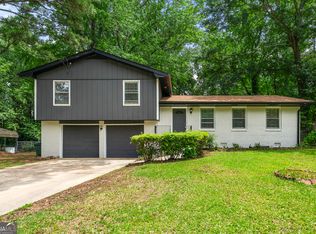 586 Chris Cir, Lawrenceville, GA 30044