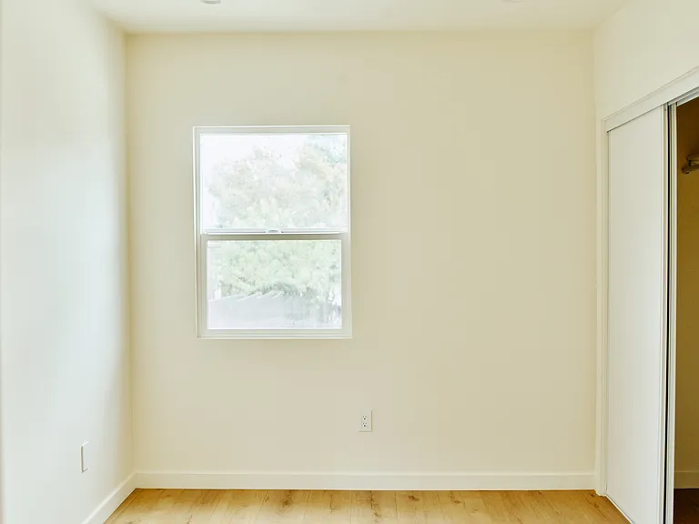 3741 Locke Ave — Photo 9