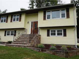 2 Kasch Ct, Monroe, NY 10950