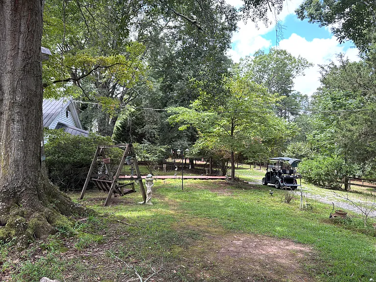 76 Woody Hill Dr — Photo 2
