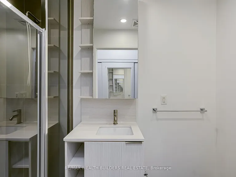 170 Sumach St #2011 — Photo 21
