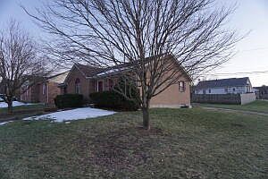 2nd image of 100 Wells Ct