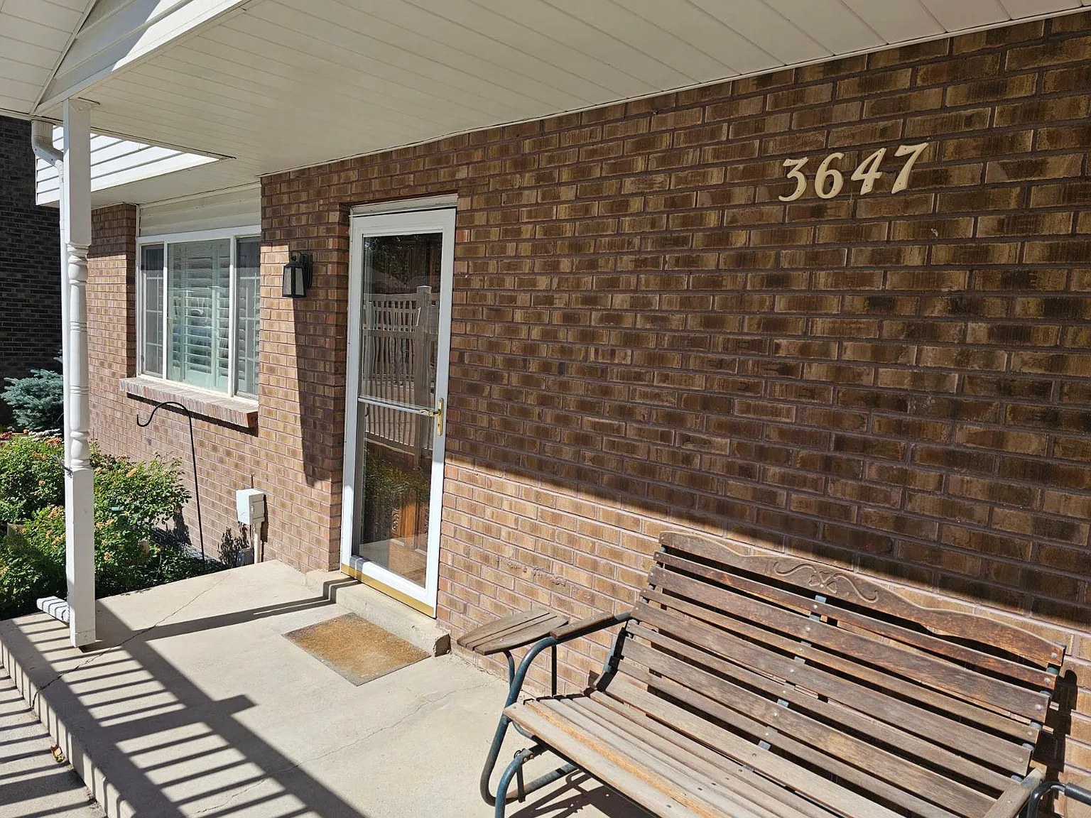 3 bed, 1800 sqft, $2,295 — Photo 2
