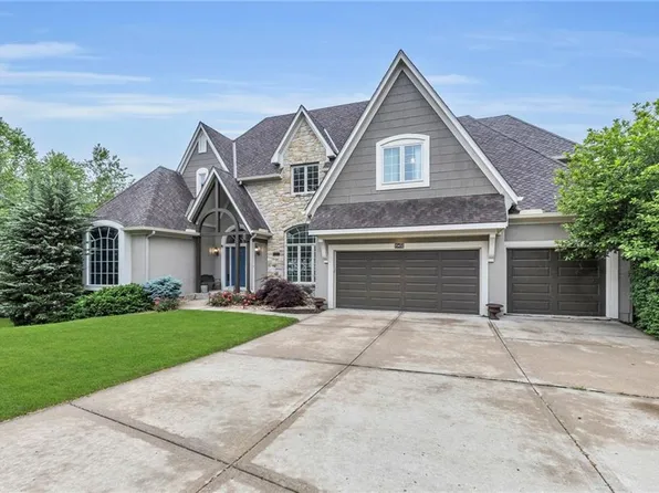 15452 Ironhorse Cir, Leawood, KS 66224