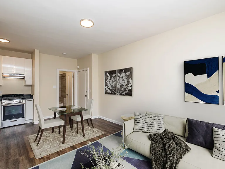 750 O'Farrell — Photo 2
