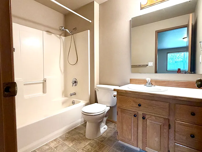 3309 Davis Ct NE — Photo 14