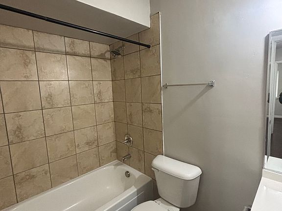 4th image of 12 Flagstone Pl