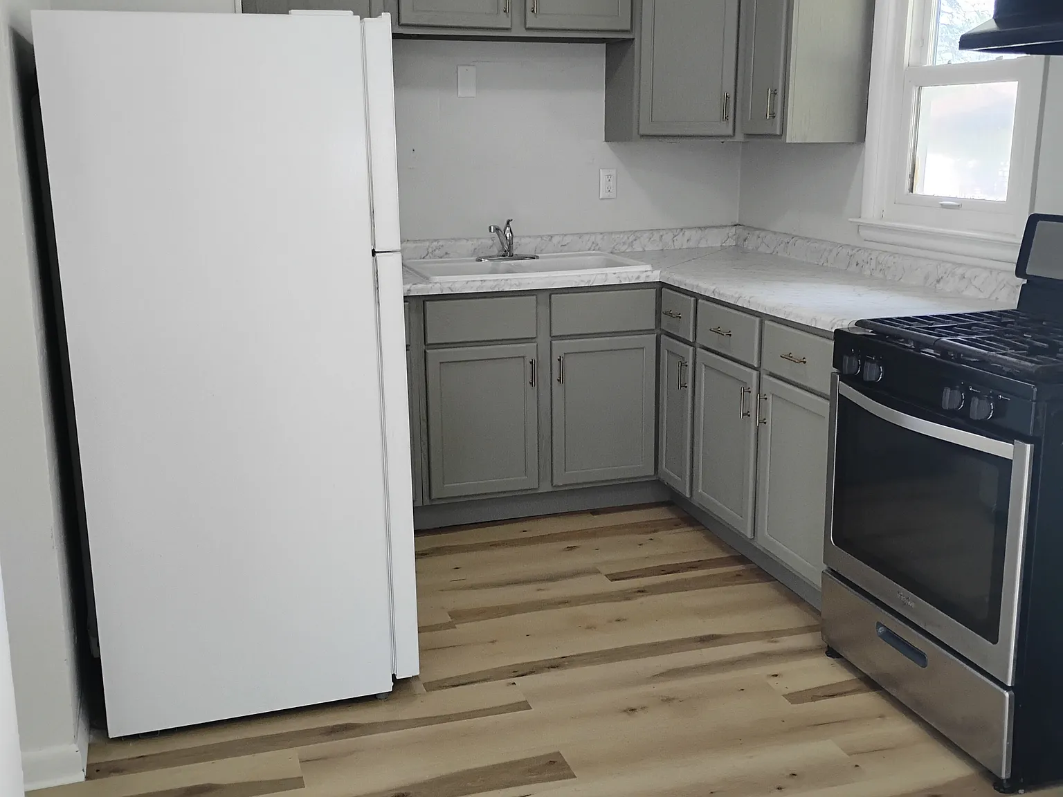 3 bed, 962 sqft, $1,400 — Photo 2