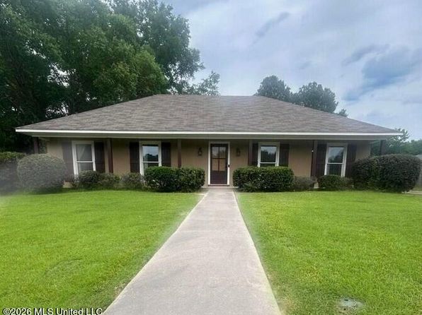 204 Foxwood Cv