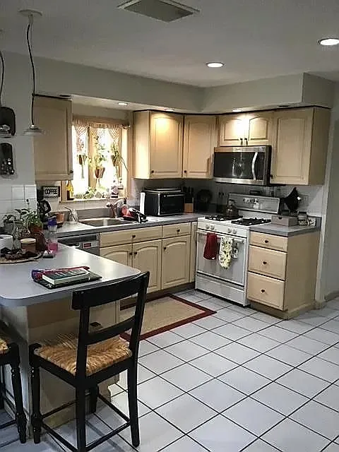 3 bed, 1800 sqft, $4,500 — Photo 2