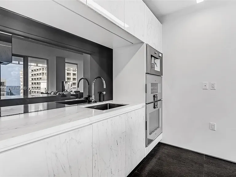 120 Ocean Dr #700 — Photo 15