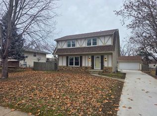 4405 68th St, Urbandale, IA 50322