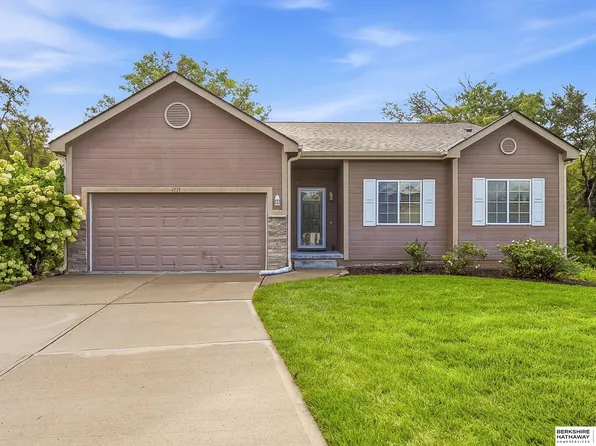 4151 S 200th St, Omaha, NE 68135