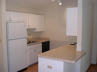 4th image of 35144 Greenwich Ave