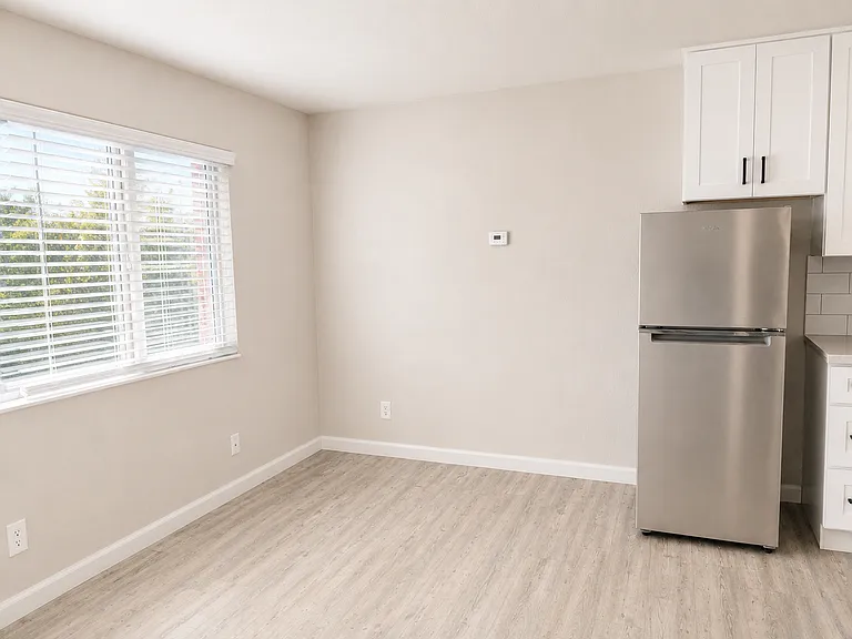 Malone Apartments — Photo 6