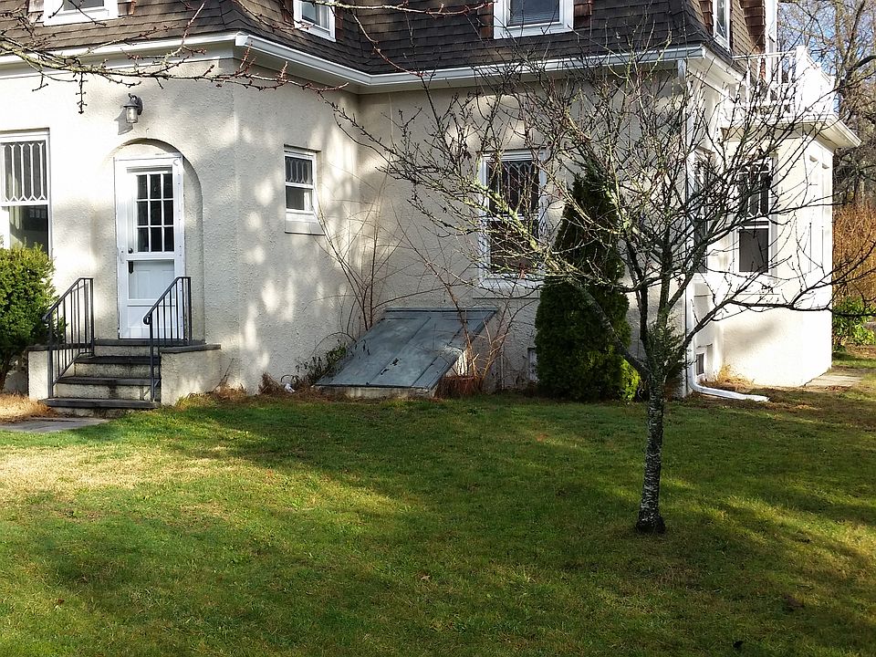 Rear- Large Yard