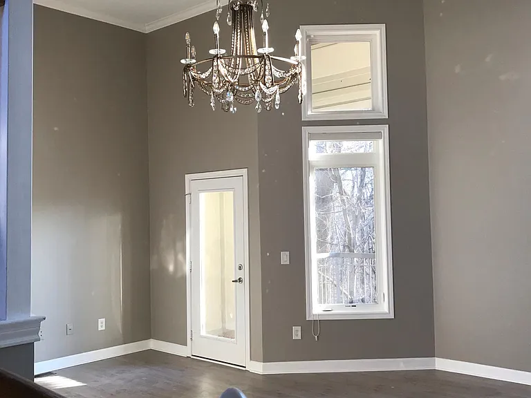 Living room/balcony