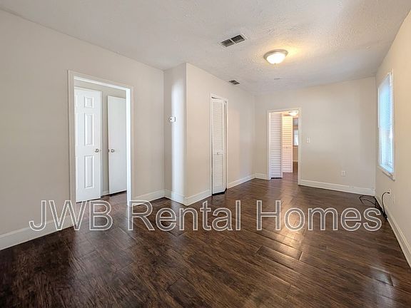 4th image of 573 E 55th St