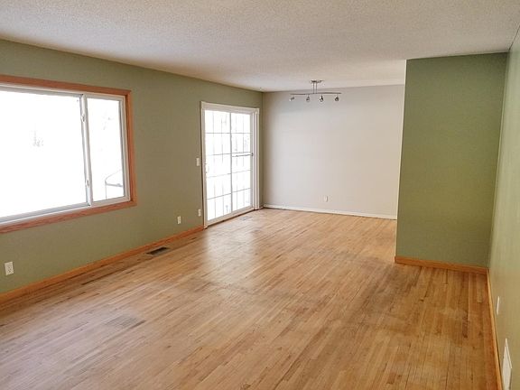 4th image of 12809 Woodview Ln