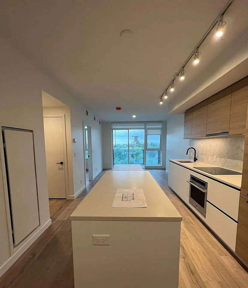 2 bed, 650 sqft, $2,000 — Photo 3