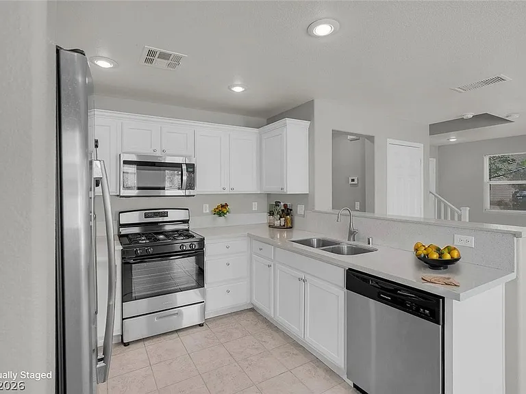 9172 Giardino Villa St — Photo 3