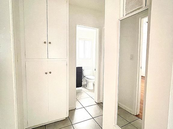 5th image of 723 N Gramercy Pl APT 10