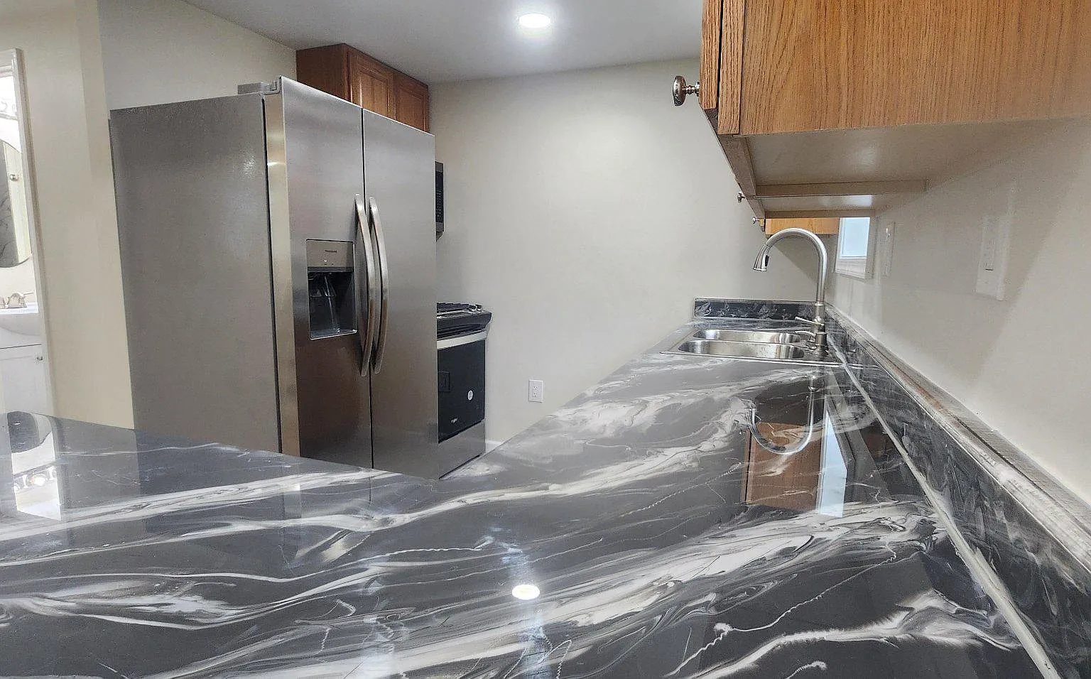 3 bed, 2.0 bath, 1320 sqft, $4,000 — Photo 2