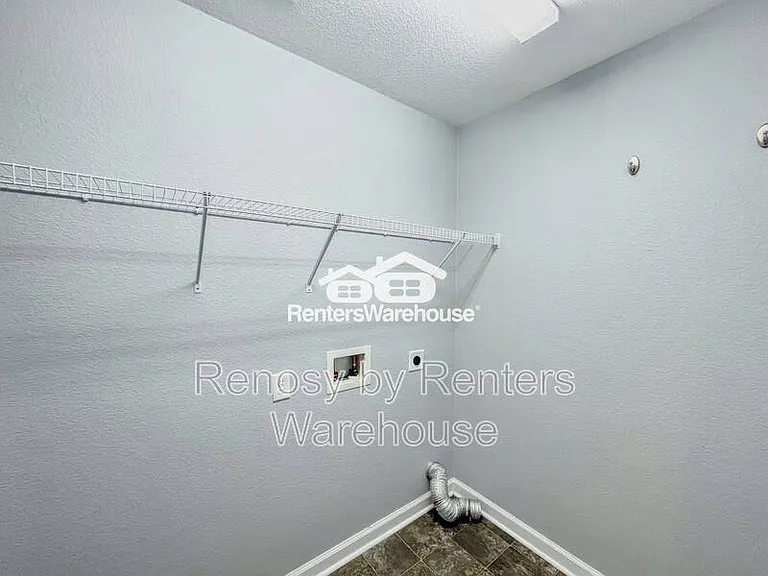 4139 Franklin St — Photo 16
