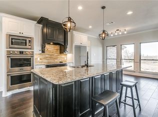 8180 Scharmels Ln, Fort Worth, TX 76126