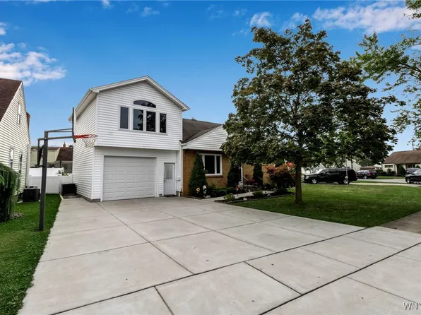 25 Seminole Pkwy, Cheektowaga, NY 14225