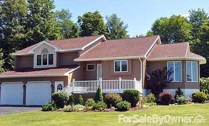 16860 Dry Hill Road, Watertown
						:
						Country privacy....conveniences of the City