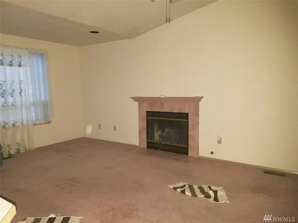 2nd image of 4220 Wellington Loop SE
