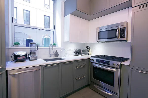 Rented by Landmark Manhattan Realty Corp | media 69