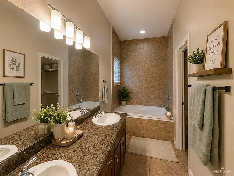 2715 Mimosa St #12 — Photo 8