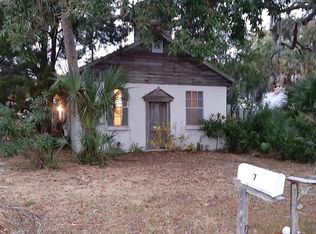 757 6th St, Cedar Key, FL 32625