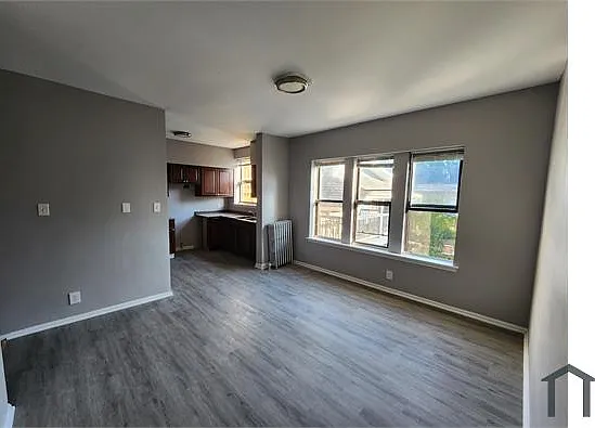 3 bed, $2,249 — Photo 2