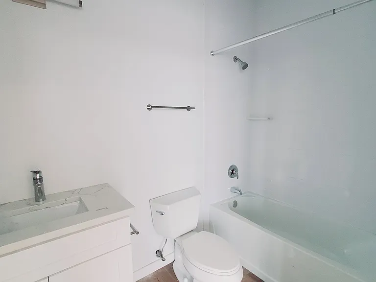916 Hope St #401 — Photo 5