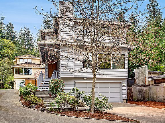 3rd image of 1221 W Lake Sammamish Pkwy SE