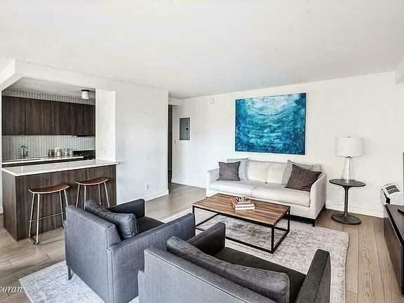 3rd image of 175 W 95th St APT 14B
