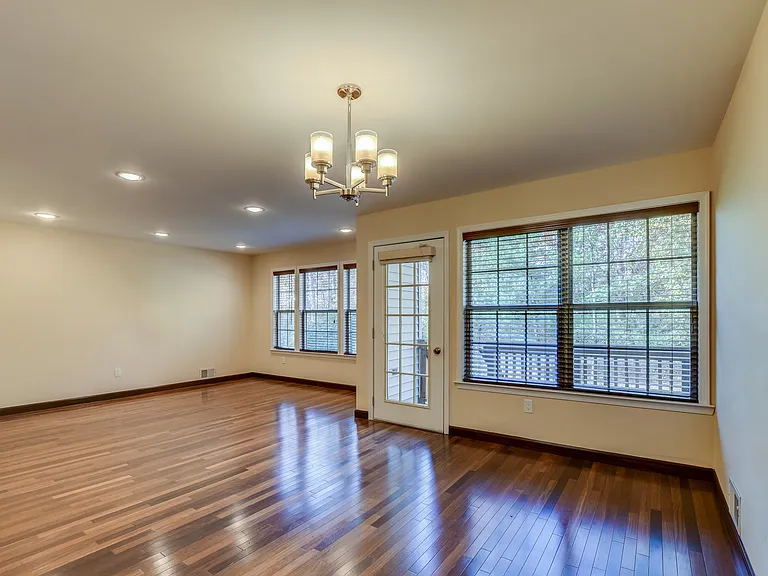 403 Taggert Dr — Photo 11