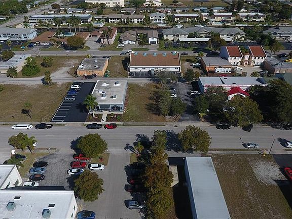 3rd image of 1303 SE 47th Ter