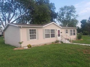 324 W 10th St, Bicknell, IN