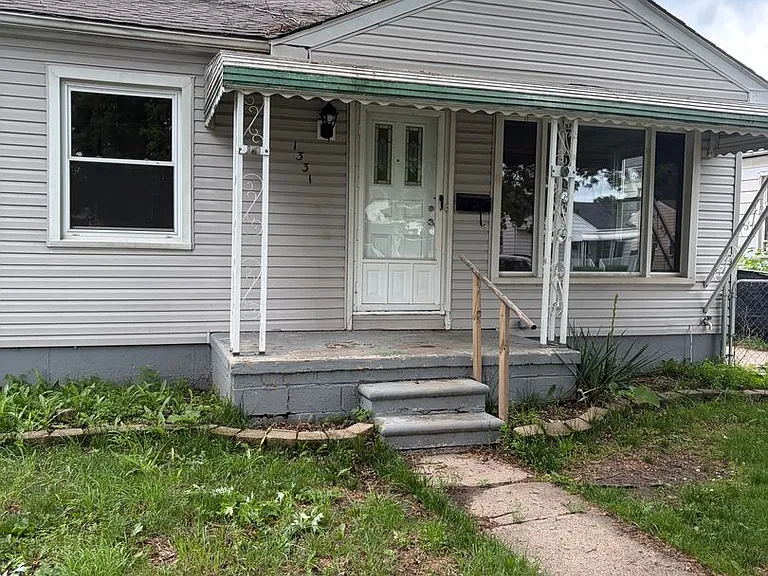 1331 Pingree Ave — Photo 2