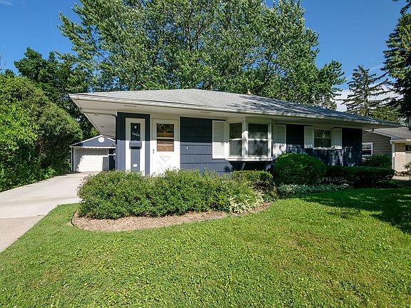 4th image of 1404 Saunders Cres
