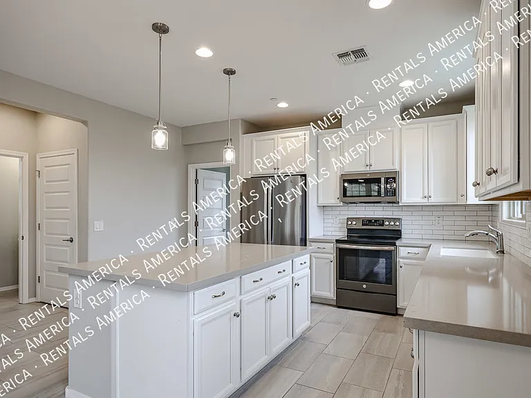 1701 E Dogwood Ln — Photo 14