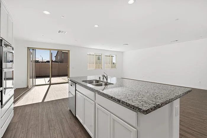 32907 Cambury Pl — Photo 8