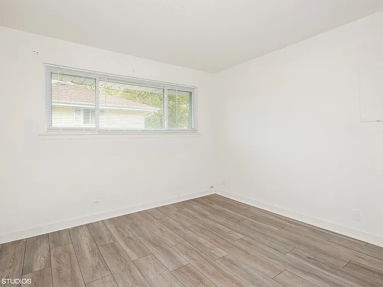 319 Shirley Ct — Photo 14